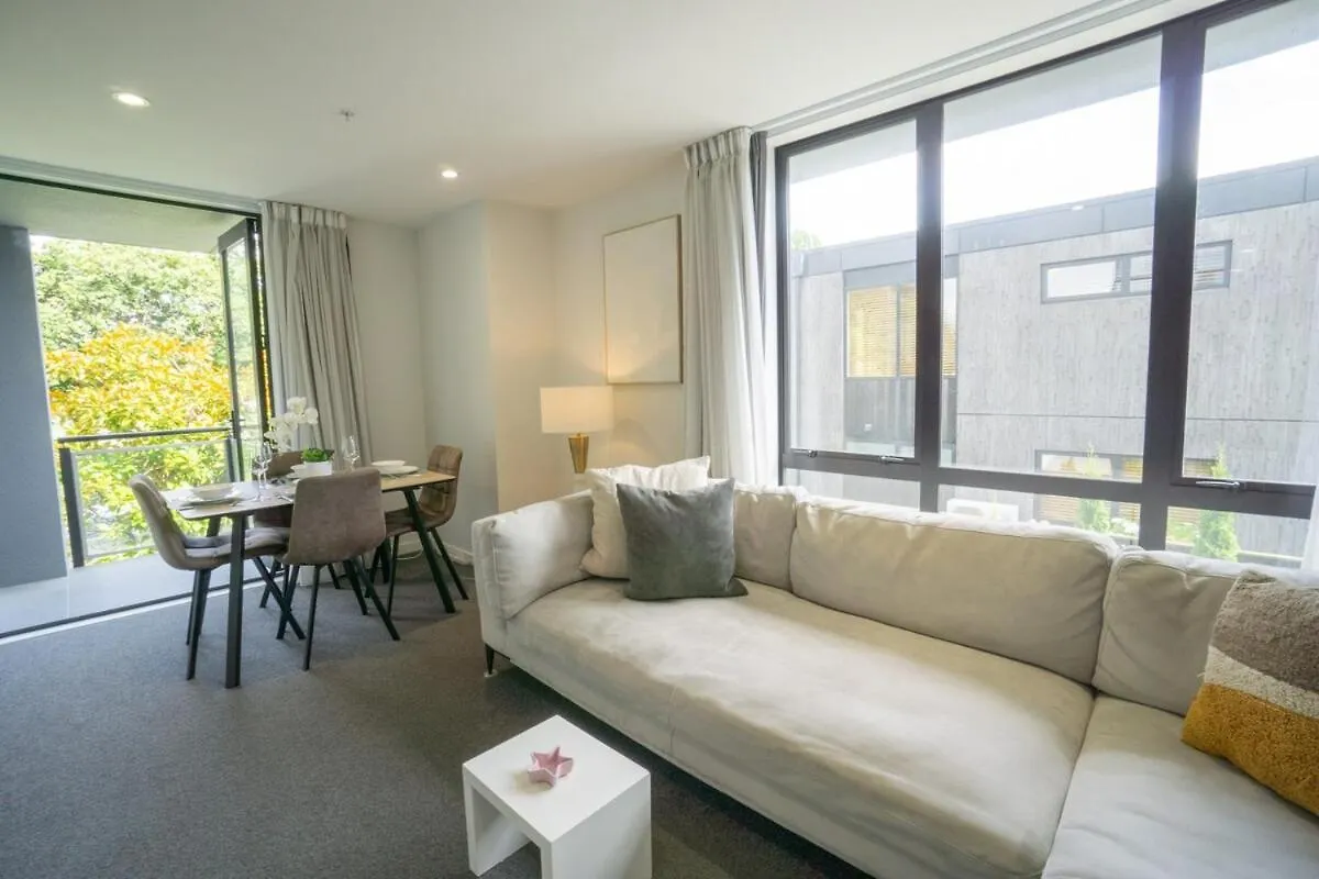 Touch of Class CBD, free park Christchurch Apartment